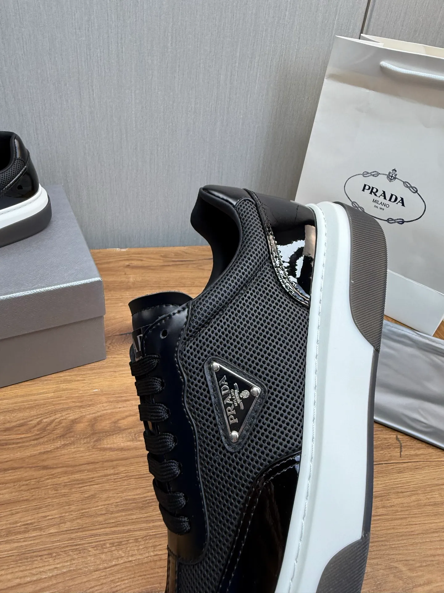 Men's shoes 💰600💰 [PRADA] Popular men's shoes shipped 👏Official website synchronized ⬆️Original cowhide fabric + cowhide lining, 1⃣️:1⃣️reproduction, original sole, 38-45 (45. Customized, non-refundable)